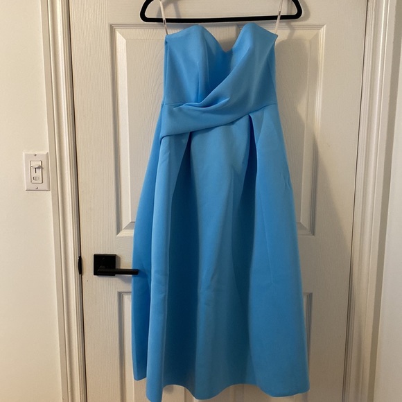 ASOS DESIGN Tall wrap bandeau prom midi dress in blue - Picture 3 of 5